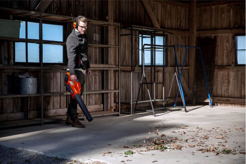 Soprador-de-Folhas-320IB-Husqvarna-a-Bateria-36Volts