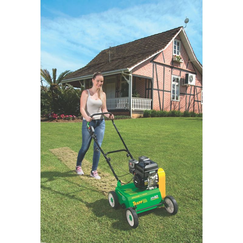 Aerador-Para-grama-natural-ou-sintetica-Trapp-Com-motor-a-Gasolina-4HP