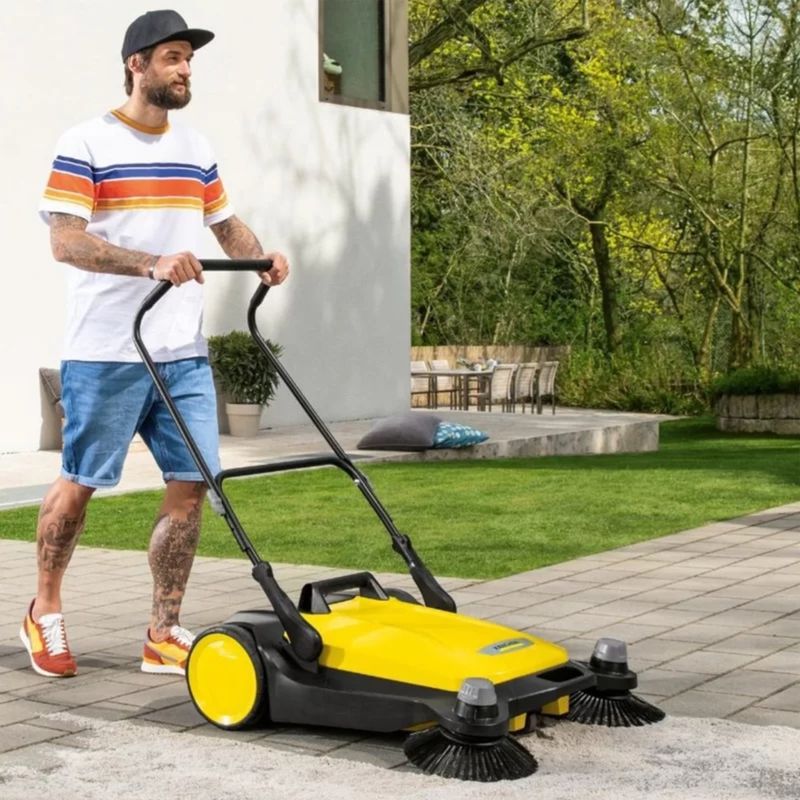 Varredeira-Manual-de-Piso-Karcher-S6-Twin-com-3-escovas-3000-m---h