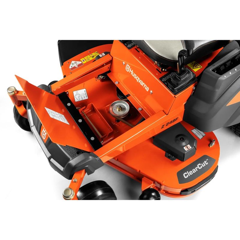 Trator-Cortador-de-Grama-Giro-Zero-Husqvarna-Z248F-Motor-Kawasaki-24HP-Corte-122cm