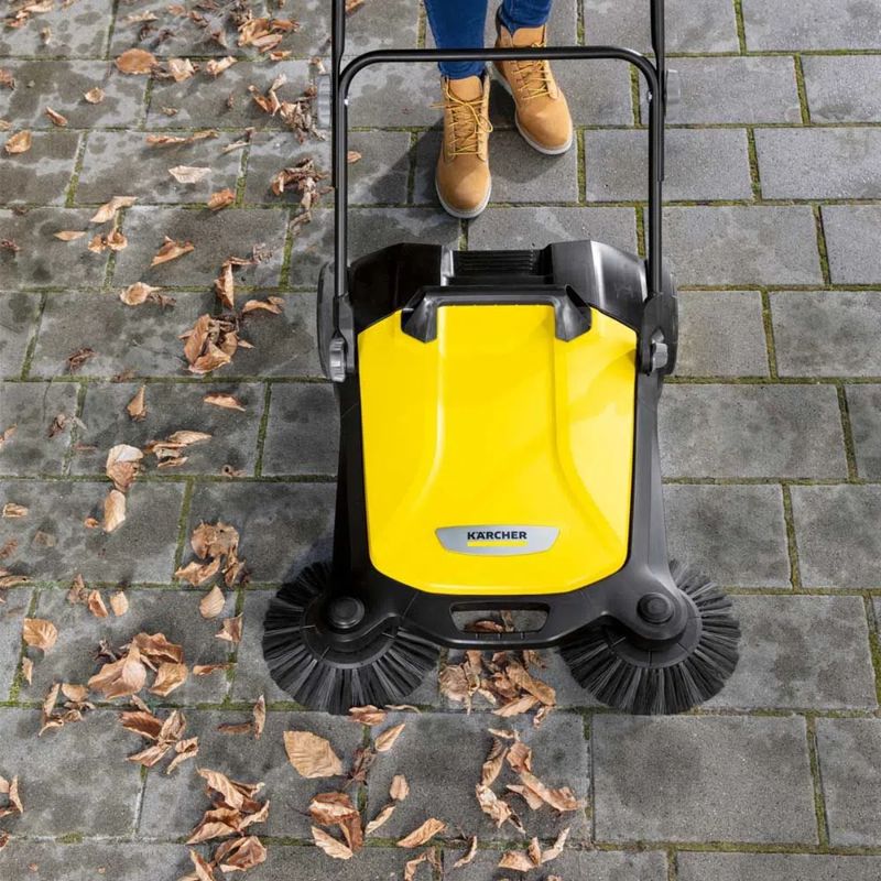 Varredeira-Manual-com-3-escovas-Capacidade-2400-m--h-S4-Twin-Karcher