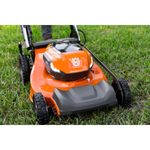 Cortador de Grama a Bateria 36V Husqvarna LE322R com Recolhedor Sem Bateria